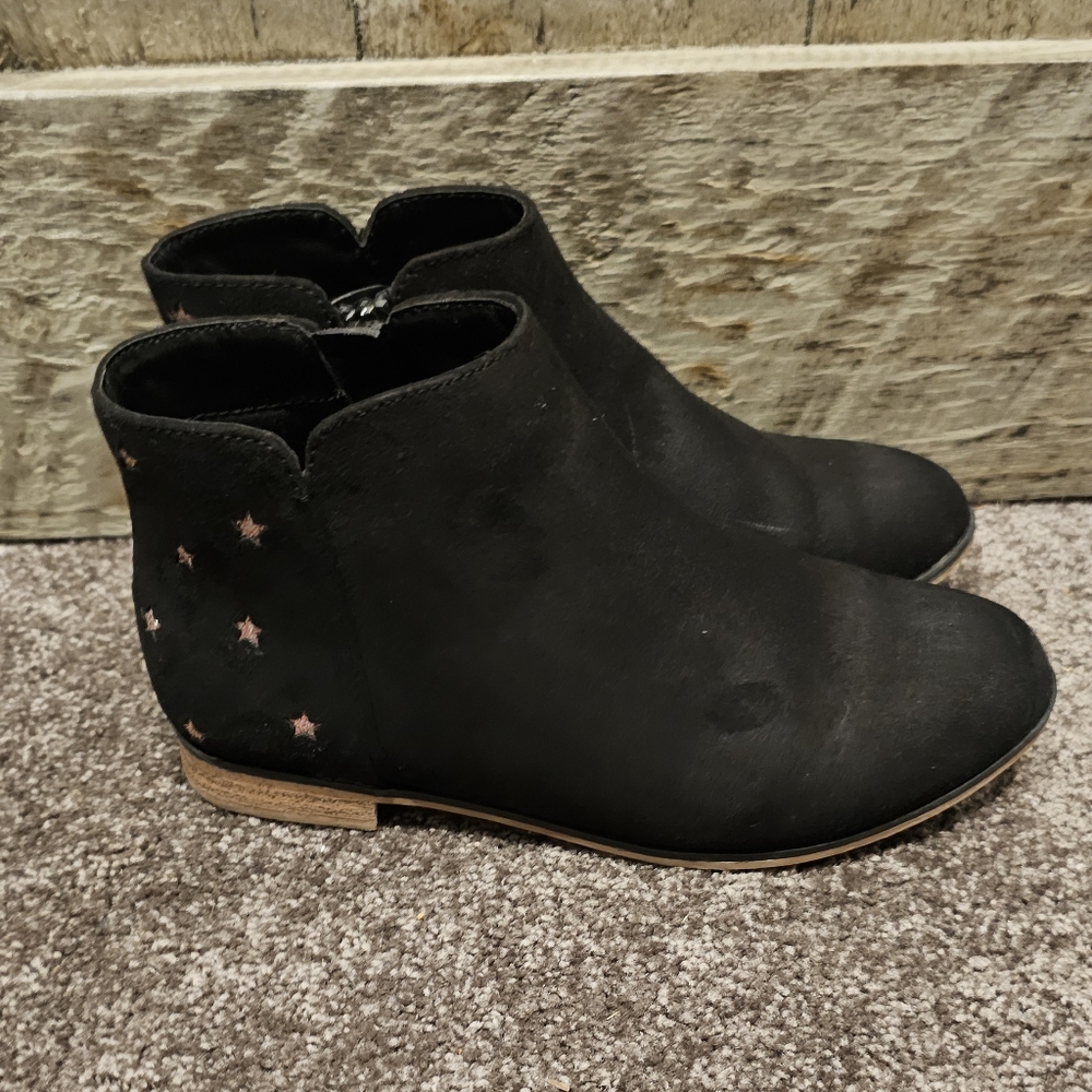 Girls booties size 3